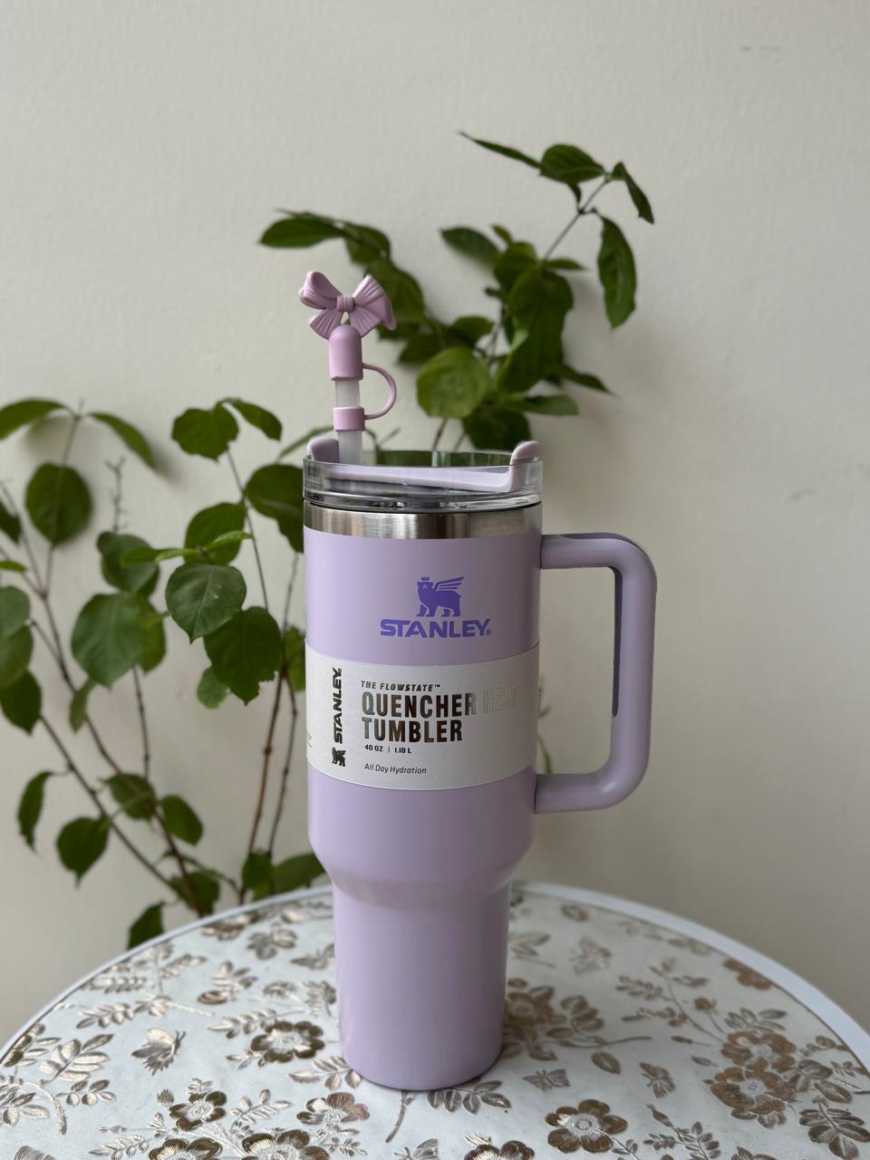 The Stanley Quencher H2.0 FlowState Tumbler light purple